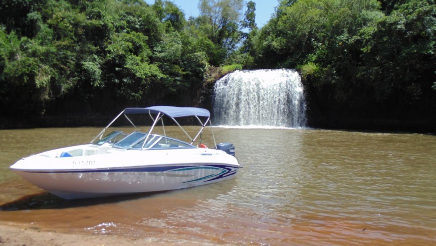 PASSEIO DE LANCHA 